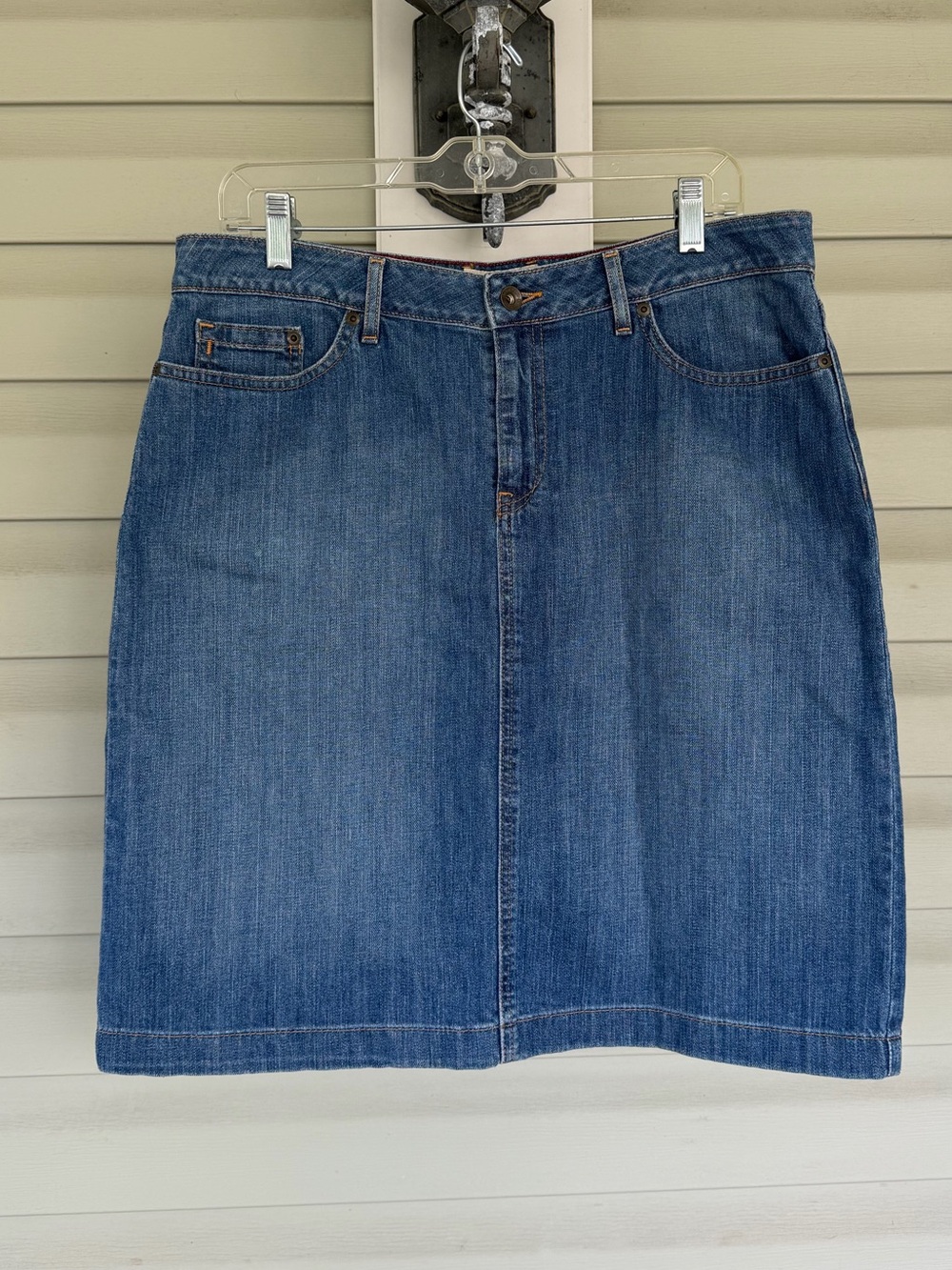 LL Bean Favorite Fit Skirt Sz 12 Pencil Knee Length Stretch Denim ZipFly Pockets